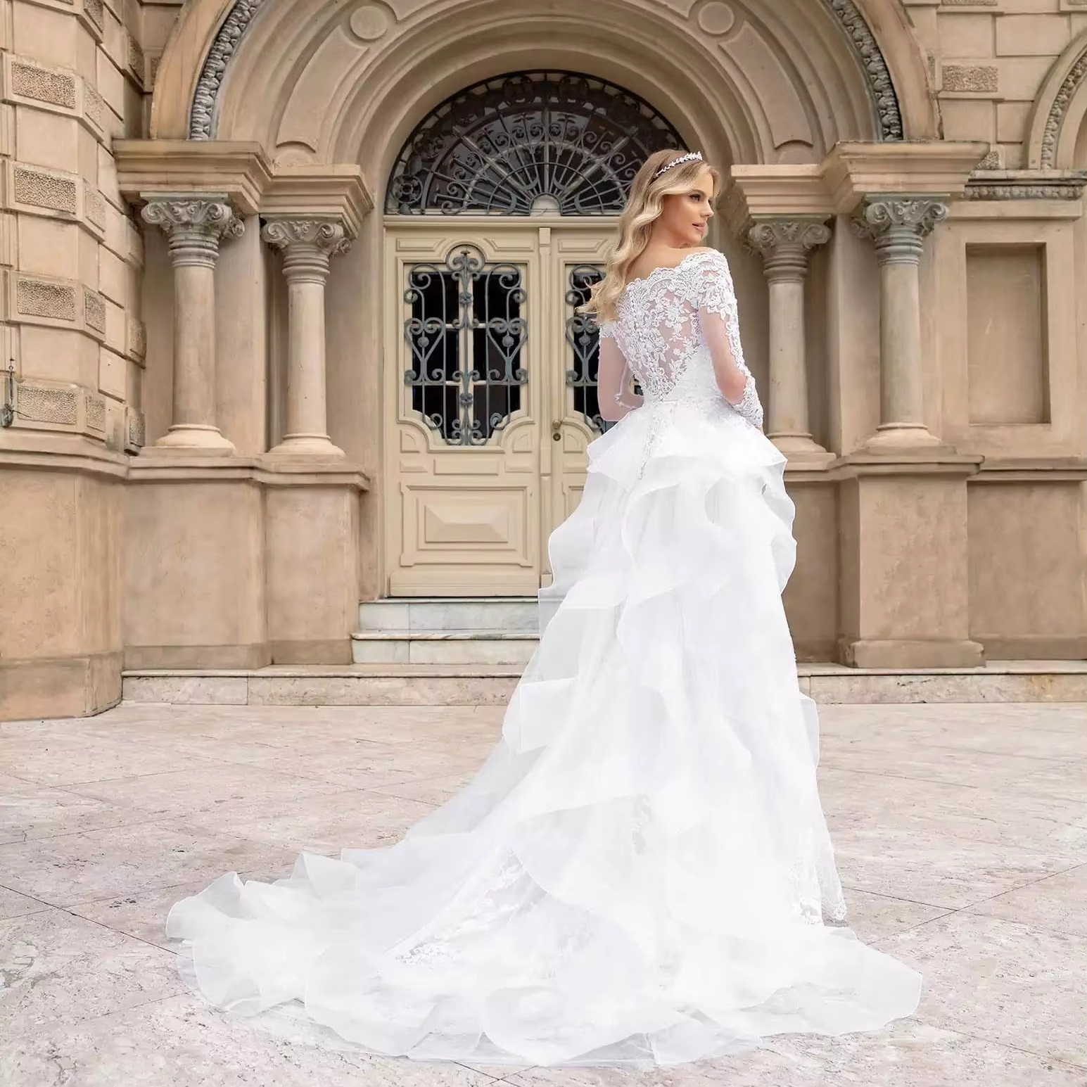 chinese dress ladies Stunning Mermaid Lace Long Sleeves Wedding Dress with a Detachable Train,  FC4945