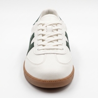 Prix d'usine ODM Chaussures basses pour hommes en faux daim avec patch sur l'embout, deux bandes latérales en PU, semelle extérieure antidérapante en caoutchouc TPR, 3 couleurs OEM ODM