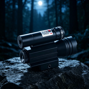 Mirino Laser Tattico a Infrarossi con Luce, Grado di Protezione IP66, Alimentato a Batteria, Laser Rosso Regolabile Sinistro/Destro per Puntamento in Giardino e All'aperto - Product Image 3