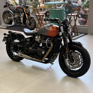 Motocicleta <span class=keywords><strong>Triumph</strong></span> Bobber de <span class=keywords><strong>Segunda</strong></span> <span class=keywords><strong>Mano</strong></span>, Estilo Retro, 1200cc, Neo-Retro, Bajo Kilometraje, Bien Mantenida - Product Image 5