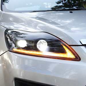 Gruppo Fari Anteriori a LED di Alta Qualità con Lente Modificata e Luce di Marcia Diurna per Ford Focus 2009-2011 - Product Image 1
