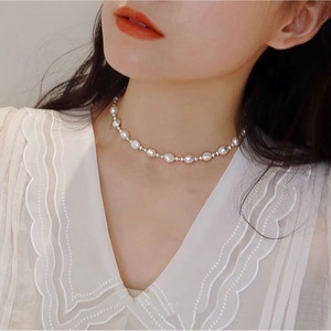 Collar de Perlas de Agua Dulce de Forma Barroca Natural con Gargantilla Chapada en Oro de 14K, Estilo Francés, Temperamento Nich - Product Image 1
