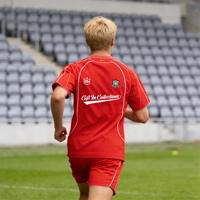 OEM Fußball-Trikots Personalisierte Schnelltrocknende Atmungsaktive 100% Polyester Rundhals-Sportbekleidung für Fußballmannschaften