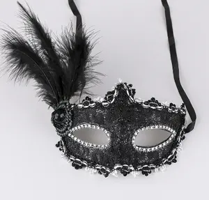 Maschera ecologica per festa di Halloween nero rosa carnevale supereroe colore in piuma maschera femminile costumi piume per l'artigianato