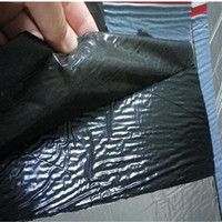 Membrane imperméable bitumineuse auto-adhésive enduite de pp utilisée comme sous-couche de toit pour le toit en bois et en métal