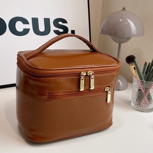 Organizador de maquillaje de viaje de belleza de cuero PU marrón para mujer, bolsa de cosméticos impermeable de lujo, bolsa de cepillos portátil con bolsillos de malla - Product Image 6