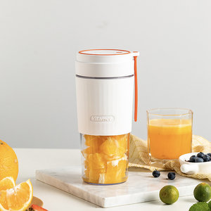CPYP 2021 VITAMER Spremiagrumi Frullatore Appena spremuto il succo di miscelatore 300ml Ricaricabile portatile Frullatore vitamer - Product Image 3