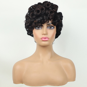 Prix de gros perruques pour femmes à la mode courte vague de couches bouclés noir quotidien ou fête perruques de cheveux synthétiques de haute qualité pour femmes - Product Image 1