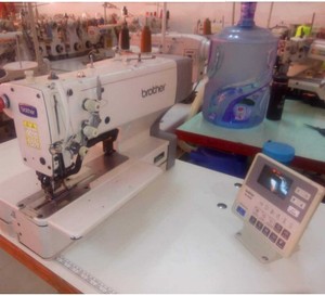 Machine à coudre industrielle électronique informatisée d'occasion, modèle 800B, pour boutonnières droites, 220V 1500W 3600 tr/min - Product Image 2