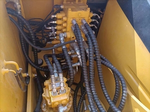 Excavatrice sur chenilles Komatsu PC110 de 11 tonnes |   Mini-pelleuse d'occasion fabriquée au Japon |   Excavatrice d'occasion pour travaux utilitaires - Product Image 6