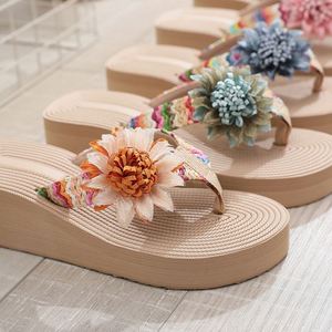 Nouvelles <span class=keywords><strong>sandales</strong></span> <span class=keywords><strong>compensées</strong></span> d'été pour femme en paille tressée PP, style minimaliste, avec fleur, pour la plage et l'extérieur - Product Image 1