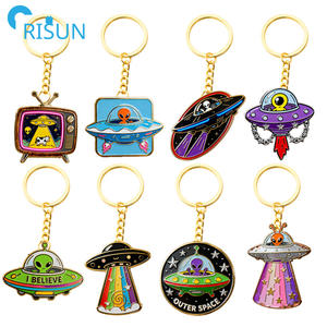 Factory Bomb UFO We Are Not Alone Llavero Logotipo personalizado Cute Alien Galaxy Spaceship I Believe UFO Llaveros Key - Product Image 1