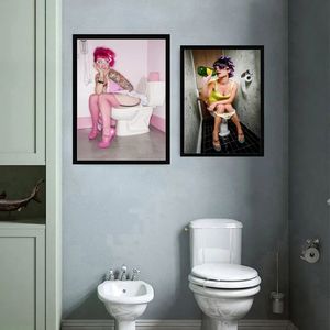 Impresiones en Lienzo de Mujer y Hombre en un Baño Moderno, Póster de Arte de Pared en Blanco y Negro - Product Image 5