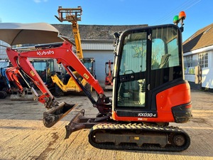 Used Excavators Kubota KX030-4 Mini Excavator 2 <b>Ton</b> <b>3</b> <b>ton</b> <b>Digger</b> Machine Small Engine <b>for</b> Farm Use Japan Original CE <b>for</b> <b>sale</b> - Product Image 2