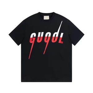 T-shirt à manches courtes Gucci classique et basique en coton 100% respirant, mode décontractée de luxe 2026 pour hommes - Product Image 1