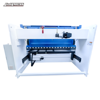 Contrôleur SYNTEC 720BA 200T4500mm Presse plieuse hydraulique CNC pour le pliage de l'acier au carbone 5.4mm dans la fabrication de tôles