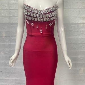 Abito da sera senza schienale <span class=keywords><strong>Sexy</strong></span> con borchie di diamanti su misura senza spalline a spalla piccolo abito rosso a coda di pesce per san valentino - Product Image 3