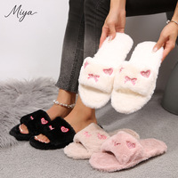 YJ76 Nouveaux modèles de pantoufles en peluche à bout ouvert pour femme, collection automne-hiver 2026, avec broderie nœud mignon et fourrure synthétique plate