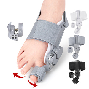 <span class=keywords><strong>Orthèse</strong></span> correctrice <span class=keywords><strong>pour</strong></span> <span class=keywords><strong>hallux</strong></span> <span class=keywords><strong>valgus</strong></span>, séparateur d'orteils réglable avec bouton rotatif, attelle douce anti-frottement <span class=keywords><strong>pour</strong></span> usage <span class=keywords><strong>jour</strong></span> et nuit - Product Image 2
