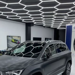 תאורת תקרה לד משושה למוסך רכב ומוסך, דרגת אטימות IP54, 5200LM, זווית קרן 120 מעלות - Product Image 2