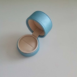 Boîte à bijoux en cuir PU de luxe, emballage rond en carton recyclé personnalisé de petite taille - Product Image 5