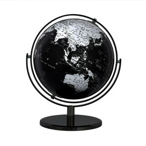 Globe décoratif Lianying argenté et doré avec éclairage LED, en plastique - Product Image 1
