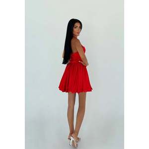 Robe mini-jupe à volants rouge Estella, style cocktail, avec un design unique - Product Image 1