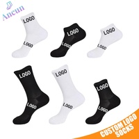 Chaussettes en coton sport avec logo brodé Chaussettes d'équipage imprimées par OEM avec logo personnalisé