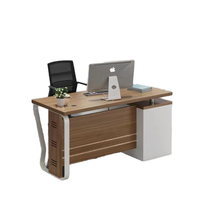 Mobilier moderne pour bureau de direction Bureau extensible en bois et en acier avec panneau pour immeubles de bureaux et villas