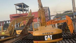 Excavatrice Caterpillar 320C d'occasion à bas prix, 20 tonnes, modèle 2019, 120 kW de puissance, type chenille, avec moteur et pompe d'origine, à vendre - Product Image 4