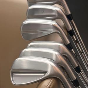 Ensemble complet de clubs de golf unisexes en acier au carbone, têtes de fer forgées CNC, poignée en caoutchouc, protège-têtes, pour joueurs débutants et intermédiaires - Product Image 6