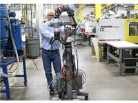 Robot universel UR7e à 6 axes, capacité de charge utile de 7,5 kg, rayon de travail de 850 mm, cobot industriel à charge moyenne hautement flexible, 1 kW