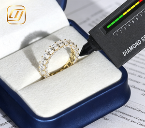 Bijoux fins à la mode pour femmes, bague éternelle en or jaune 14 carats avec émeraude taille 3x4 mm, bague en diamant moissanite - Product Image 4