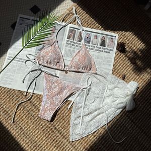 Ensemble bikini 3 pièces en dentelle pour femme avec haut triangle à nouer, maillot de bain à nouer sur les côtés, motif floral, séchage rapide, et jupe de plage - Product Image 6