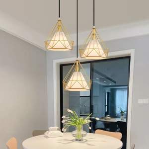 โคมไฟระย้าสามหัวแบบเดี่ยวทำจากเหล็กสำหรับงานศิลปะบาร์ร้านกาแฟร้านอาหารแนวยุโรป - Product Image 1