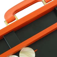 Luxuriöses Handgefertigtes Leder-Backgammon-Set Maßgefertigtes Checker-Brettspiel für Schach-Enthusiasten