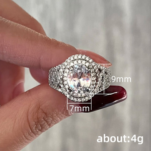 Anello di Fidanzamento F1405 per Donna con Zirconia Cubica Taglio Smeraldo e Incastonatura Pavé, Anelli di Moda con Pietre Create in Laboratorio - Product Image 6
