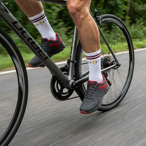 Chaussettes de sport en coton personnalisées avec logo antidérapant, à séchage rapide et anti-humidité, pour le basketball, vente en gros - Product Image 2