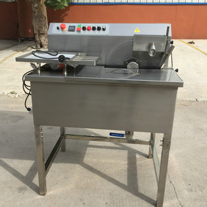 Nouveau meilleur vente Type de roue petit <span class=keywords><strong>chocolat</strong></span> trempe fondre verser Enrober bonnes ventes utilisation du Restaurant - Product Image 1