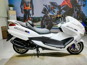 Motociclette Usate T3 Cruiser con Altoparlante Bluetooth, Popolari Moto da Turismo Usate con Schermo LCD e Alimentazione a Benzina - Product Image 6