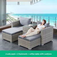 Ensemble de canapés en rotin d'extérieur moderne, écologique et durable pour hôtel, jardin, balcon, terrasse et cour