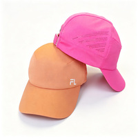 Casquette de sport perforée en maille de golf, 5 panneaux, en polyester et nylon, avec lettres imprimées, découpe laser et perforations, style trucker