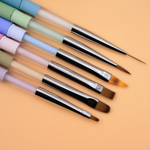 Pinceau à ongles plat en acrylique couleur bonbon avec logo personnalisé, poils en nylon, pour la peinture au gel et le nail art - Product Image 2