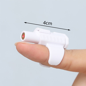 Giocattolo Laser Moderno e Leggero per Gatti con Puntatore LED, in Materiale ABS, Stile Sportivo, Gioco con Premi - Product Image 6