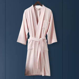 लक्जरी 100% कपास होटल स्पा स्नानग्रोब आधुनिक सादगी और एक आकार सभी वयस्क उपलब्ध सभी मौसमों को फिट करता है। - Product Image 5