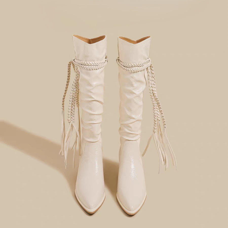 บูทยาวสีทอง