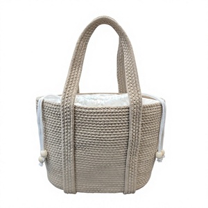 Sac fourre-tout de voyage unique en crochet tressé avec poignées durables et fermeture ouverte, style bohème, couleur unie, sacs tissés à la main - Product Image 3