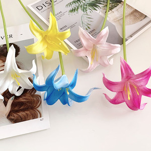 Petite <span class=keywords><strong>fleur</strong></span> artificielle <span class=keywords><strong>blanche</strong></span> d'<span class=keywords><strong>arum</strong></span> calla, idéale pour les tenues de mariage, la décoration intérieure et les produits de commerce extérieur. - Product Image 2