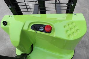 手動スタッカー2トン油圧フォークリフトハンドパレットスタッカー電動ホイール - Product Image 5