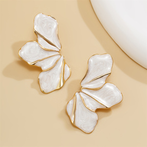Boucles d'Oreilles Puces à Grosses Fleurs Multicolores pour Femme, Accessoires Quotidiens Tendance pour Dames, Bijoux de Mode 2024, Cadeau pour Fille - Product Image 3